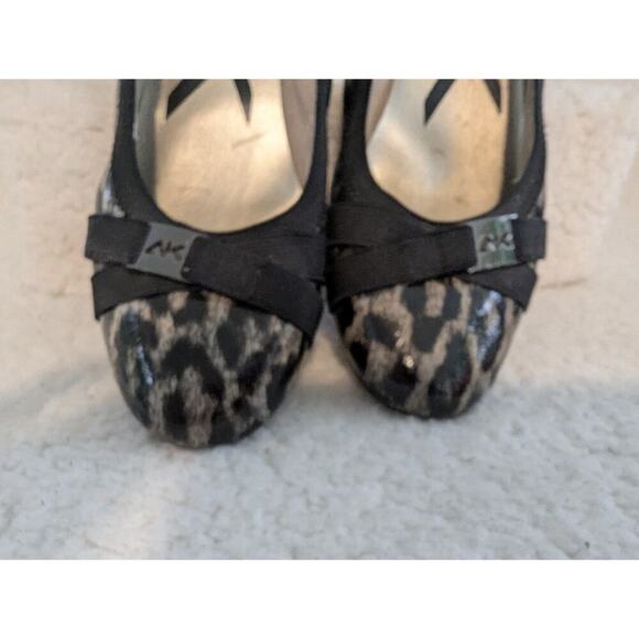 Anne Klein Black & Gray Animal Print Heeled Flats 6.5 - Picture 3 of 10